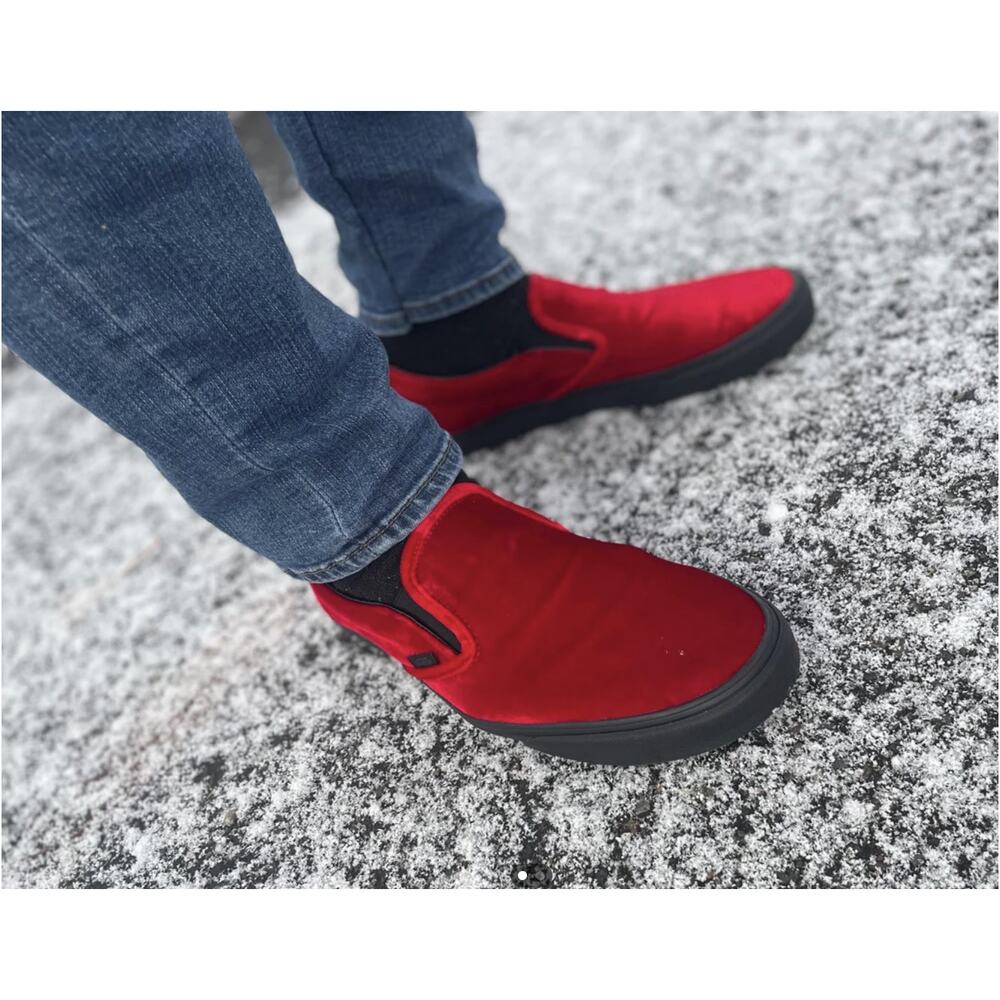 Vans Slip On WMNS 8.5 Mens 7 Red Velvet Limited Edition Skate Classic Low Top